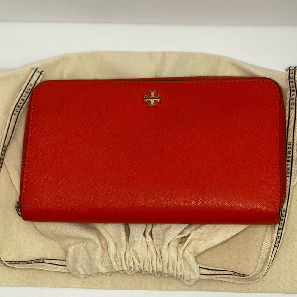 Tory Burch Zip-around Wallet - Picture 14 of 15